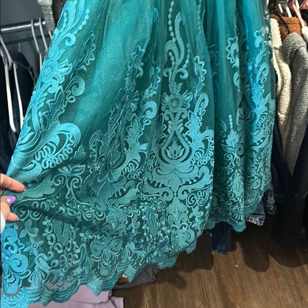 Chi Chi London Green Fit and Flare Midi Dress for Weddings - Picture 4 of 6